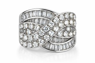 Anillo de plata con diamantes