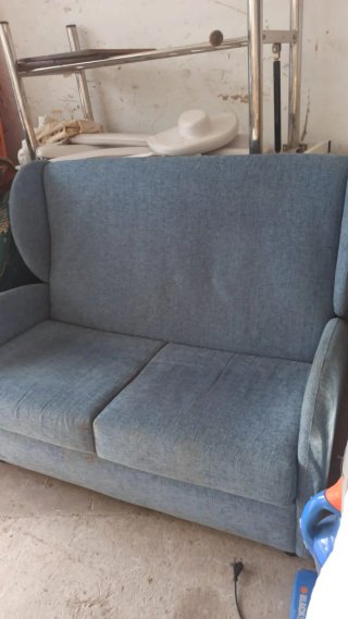 Se vende Sofá de tela azul/gris 60€