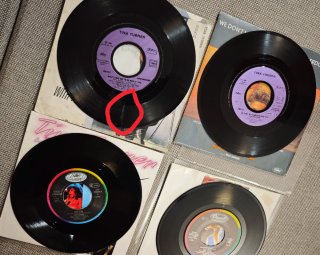 TINA TURNER lote 12 discos single vinilo 7" 45 rpm