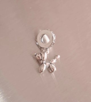 Charm Perro Hinchable Plata