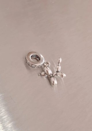Charm Perro Hinchable Plata