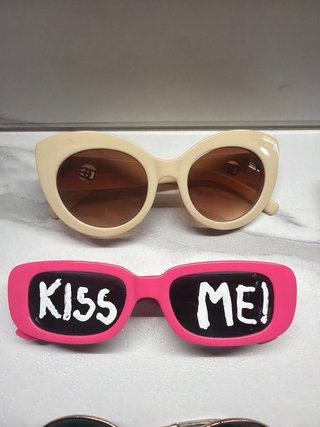 Occhiali da sole beige e rosa