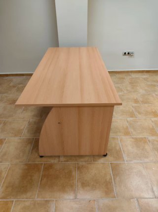 2 Mesas de Oficina Madera y Plástico