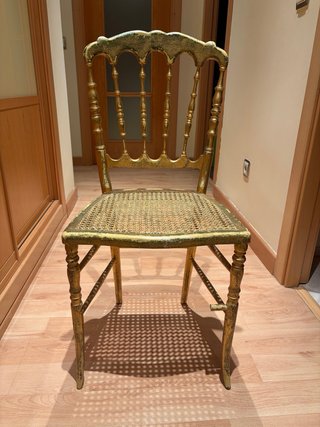Silla antigua para restaurar