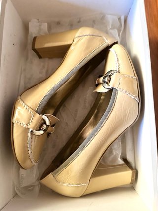 Décolleté Bata Vernice Beige Tg. 36