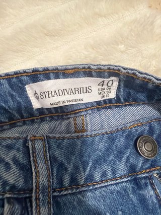 Pantalón Stradivarius con brillos