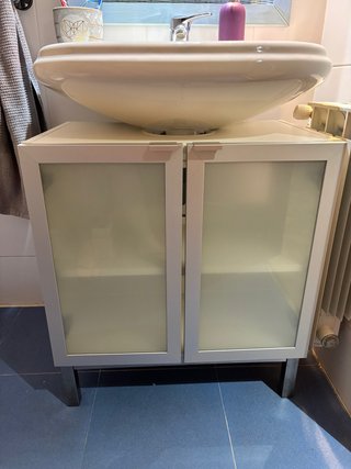 Lavabo Roca y Mueble Ikea. Lee descripción