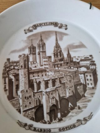 Platos decorativos Barcelona y Sevilla