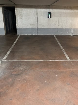 Alquiler plaza de Garaje con cargador VE