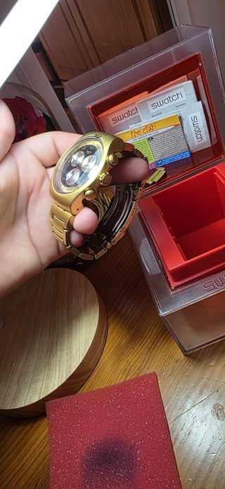 Reloj Swatch Cronógrafo Dorado