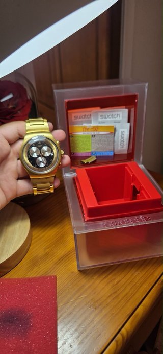 Reloj Swatch Cronógrafo Dorado