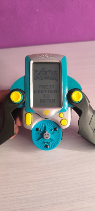 Consola Pokémon Battle Trainer 2005