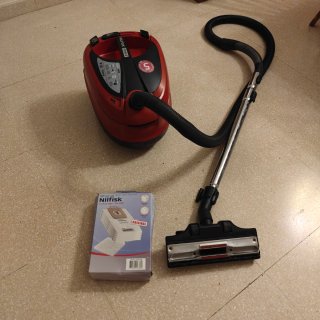 Aspirador Nilfisk Power P12 Rojo 2000 W