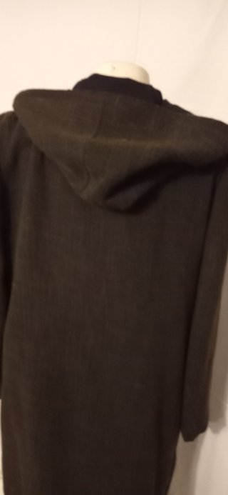 Traje verde con capucha Talla 40
