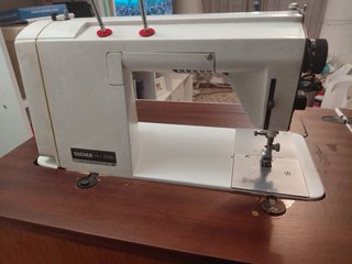 Máquina de coser antigua