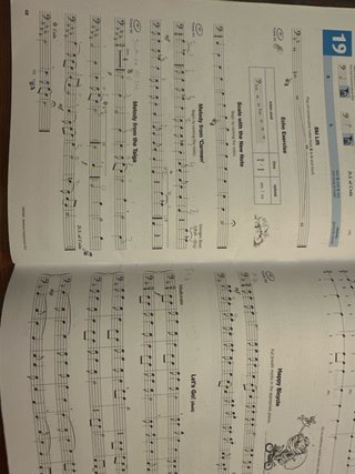 Libro de bombardino Look, Listen & Learn 1
