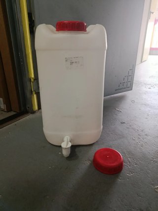 Depósito / Bidón de Agua 25L con paso de bomba