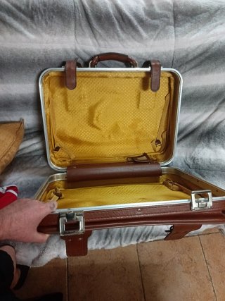 Maleta antigua vintage marrón