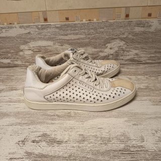 Zapatillas Guess Blancas con Estrellas