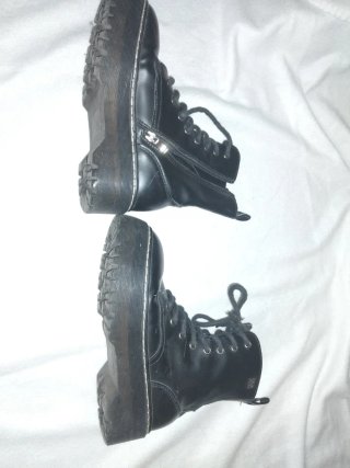 Botas altas negras con cremallera