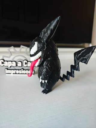 Pikachu Venom Marvel 15cm figura