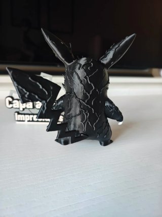 Pikachu Venom Marvel 15cm figura