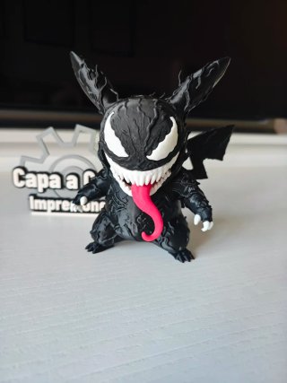 Pikachu Venom Marvel 15cm figura