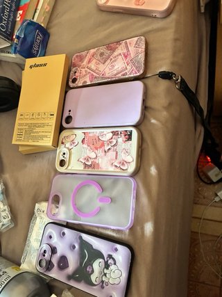 iPhone 16e + Fundas + Protectores.