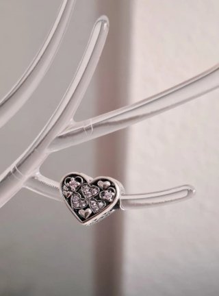 Charm Corazón Plata y Circonitas