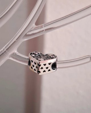 Charm Corazón Plata y Circonitas
