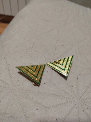 Insignias Militares Triangulares Doradas y Verdes