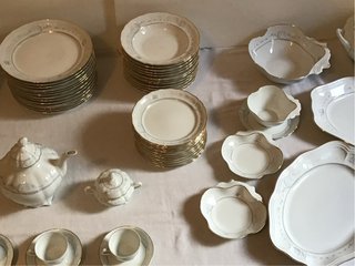 Vajilla Porcelana Blanca Decorada Azul y Oro