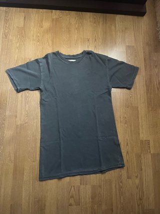 Camiseta gris básica oversize