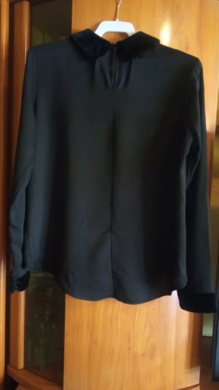 Camisa negra cuello terciopelo talla M