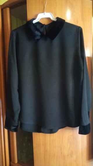 Camisa negra cuello terciopelo talla M