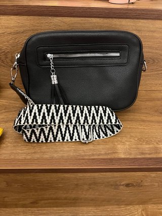 Lote 4 bolsos + cartera regalo