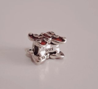 Charm Lazo Minnie Rojo y Plata