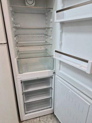 Nevera Liebherr Blanca