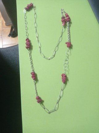 Collar plata con piedras rosas