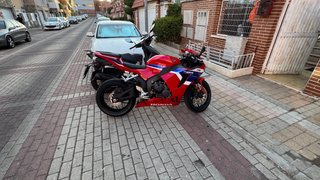 Honda CBR600RR Roja y Azul