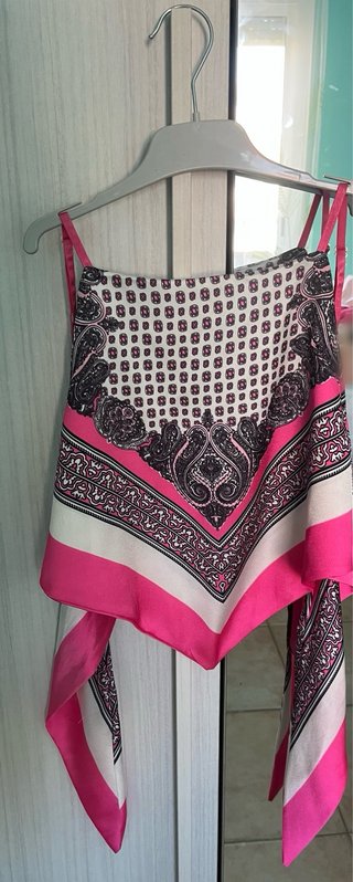Top con stampa foulard