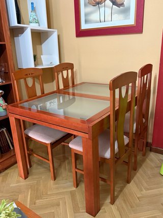 Mesa Comedor Extensible + 4 Sillas Tapizadas