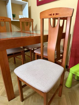 Mesa Comedor Extensible + 4 Sillas Tapizadas