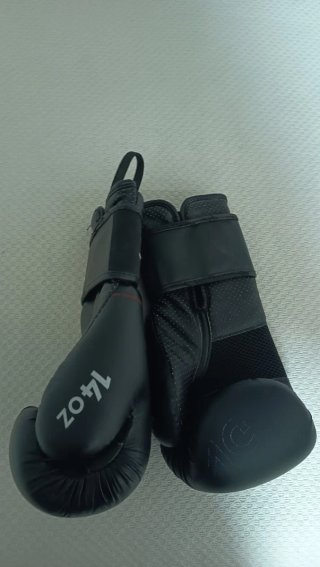 Guantes de boxeo Decathlon Outshock TRNG