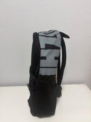 Mochila Negra Pequeña Nueva