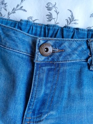Shorts vaqueros con tachuelas