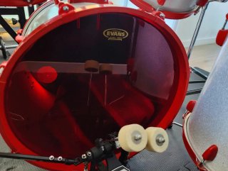 Batería Acústica Yamaha Blanca y Roja