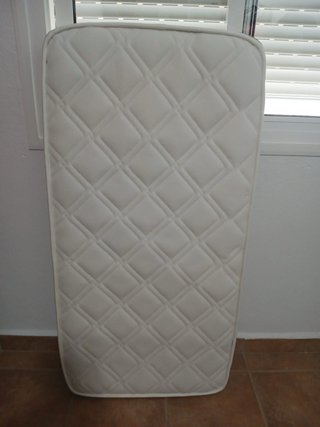 Cuna Ikea GULLIVER + colchon con funda