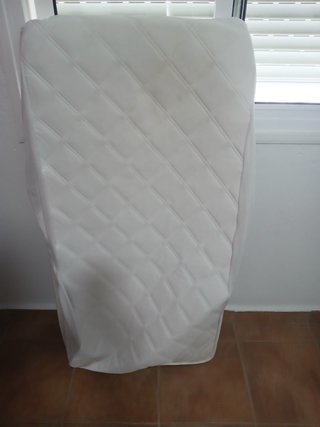 Cuna Ikea GULLIVER + colchon con funda