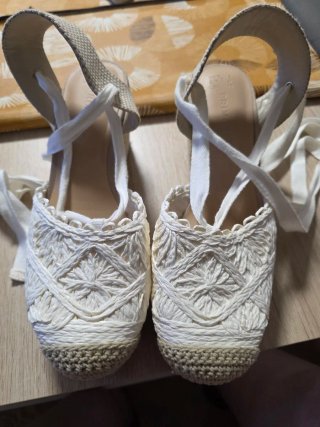 Alpargatas cuña Primark blancas talla 41